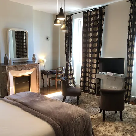 Maison De Maitre Gentil'home - Demeure De 1699 - Avec De 35 A 40 Metres Carres, Chacune Avec Sa Salle De Bains Privative - Jardins, Piscine Et Tour - Toulouse Metropole