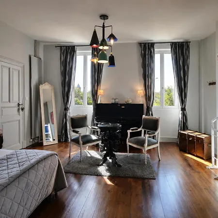Maison De Maitre Gentil'home - Demeure De 1699 - Avec De 35 A 40 Metres Carres, Chacune Avec Sa Salle De Bains Privative - Jardins, Piscine Et Tour - Toulouse Metropole לינה וארוחת בוקר Fenouillet (Haute-Garonne)