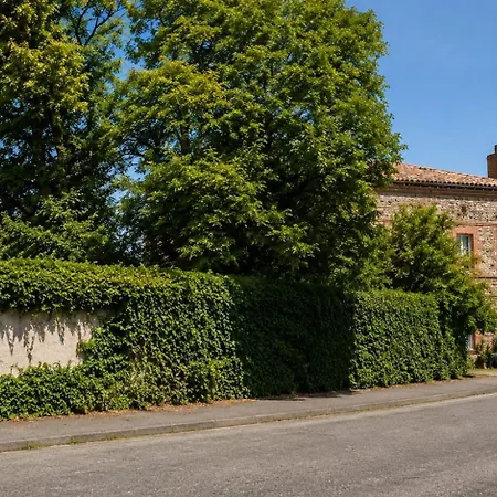 Maison De Maitre Gentil'home - Demeure De 1699 - Avec De 35 A 40 Metres Carres, Chacune Avec Sa Salle De Bains Privative - Jardins, Piscine Et Tour - Toulouse Metropole
