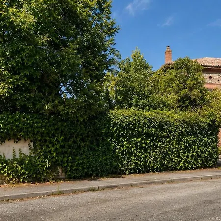 Maison De Maitre Gentil'home - Demeure De 1699 - Avec De 35 A 40 Metres Carres, Chacune Avec Sa Salle De Bains Privative - Jardins, Piscine Et Tour - Toulouse Metropole Fenouillet (Haute-Garonne)