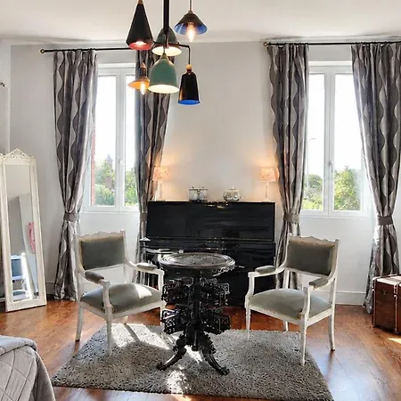 Maison De Maitre Gentil'home - Demeure De 1699 - Avec De 35 A 40 Metres Carres, Chacune Avec Sa Salle De Bains Privative - Jardins, Piscine Et Tour - Toulouse Metropole