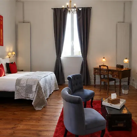 Maison De Maitre Gentil'home - Demeure De 1699 - Avec De 35 A 40 Metres Carres, Chacune Avec Sa Salle De Bains Privative - Jardins, Piscine Et Tour - Toulouse Metropole 3*