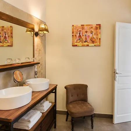 Maison De Maitre Gentil'home - Demeure De 1699 - Avec De 35 A 40 Metres Carres, Chacune Avec Sa Salle De Bains Privative - Jardins, Piscine Et Tour - Toulouse Metropole