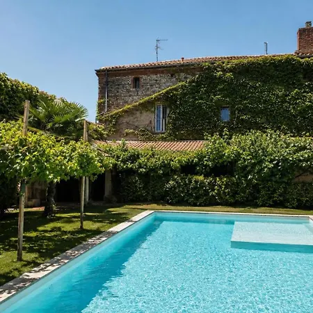 Maison De Maitre Gentil'home - Demeure De 1699 - Avec De 35 A 40 Metres Carres, Chacune Avec Sa Salle De Bains Privative - Jardins, Piscine Et Tour - Toulouse Metropole Fenouillet (Haute-Garonne)