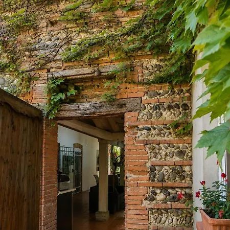 Maison De Maitre Gentil'home - Demeure De 1699 - Avec De 35 A 40 Metres Carres, Chacune Avec Sa Salle De Bains Privative - Jardins, Piscine Et Tour - Toulouse Metropole 3* Fenouillet (Haute-Garonne)