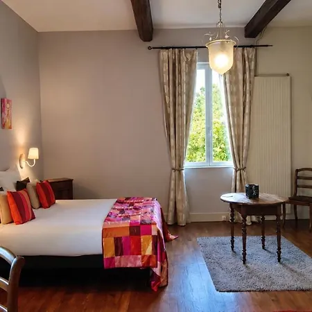 Maison De Maitre Gentil'home - Demeure De 1699 - Avec De 35 A 40 Metres Carres, Chacune Avec Sa Salle De Bains Privative - Jardins, Piscine Et Tour - Toulouse Metropole