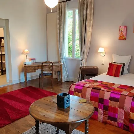 לינה וארוחת בוקר Maison De Maitre Gentil'home - Demeure De 1699 - Avec De 35 A 40 Metres Carres, Chacune Avec Sa Salle De Bains Privative - Jardins, Piscine Et Tour - Toulouse Metropole 3*