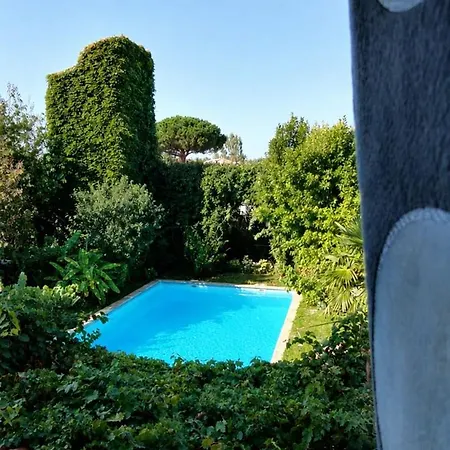 Maison De Maitre Gentil'home - Demeure De 1699 - Avec De 35 A 40 Metres Carres, Chacune Avec Sa Salle De Bains Privative - Jardins, Piscine Et Tour - Toulouse Metropole Fenouillet (Haute-Garonne)