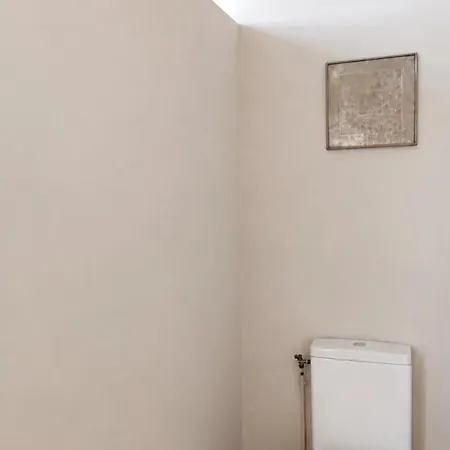Maison De Maitre Gentil'home - Demeure De 1699 - Avec De 35 A 40 Metres Carres, Chacune Avec Sa Salle De Bains Privative - Jardins, Piscine Et Tour - Toulouse Metropole 3* Fenouillet (Haute-Garonne)